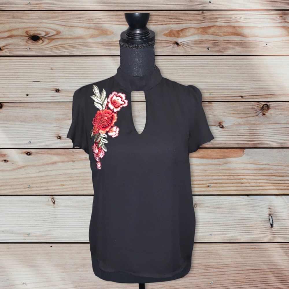 Lily White Red/ Orange Embroidered Flower Black Blouse Size:XS